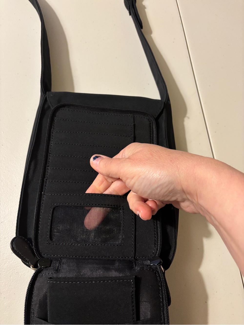 HOBO Black Compact Crossbody Bag Nylon Medium Organizer 90s Minimalist Travel - Picture 9 of 16
